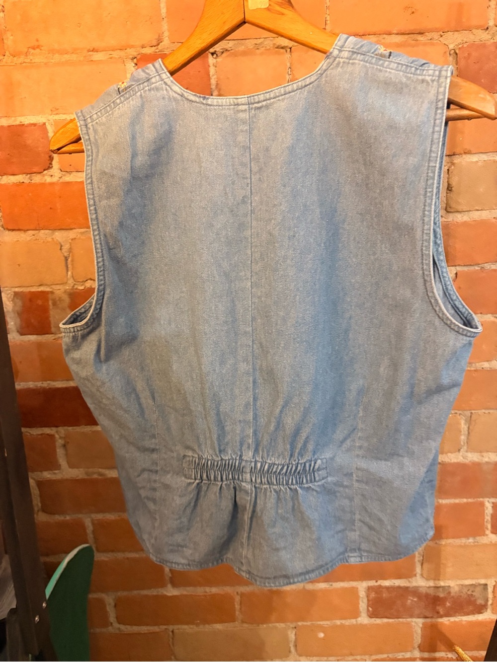 Northern Treasures Floral Embroidered Denim Vest Women’s M - Picture 4 of 7